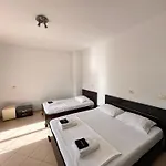 מלון דירות Center