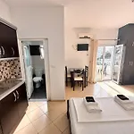 מלון דירות Center 3*