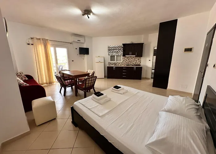 Center Aparthotel 3*