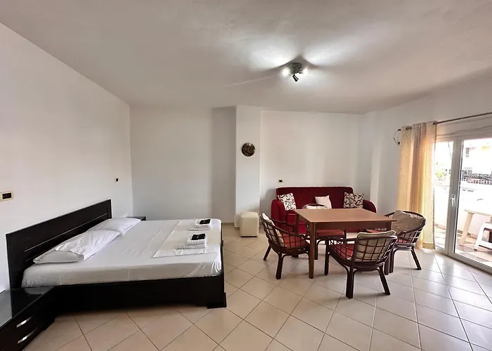 Center Aparthotel Ksamil