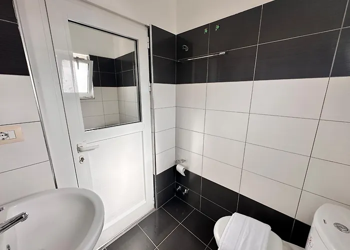 Aparthotel Center Ksamil