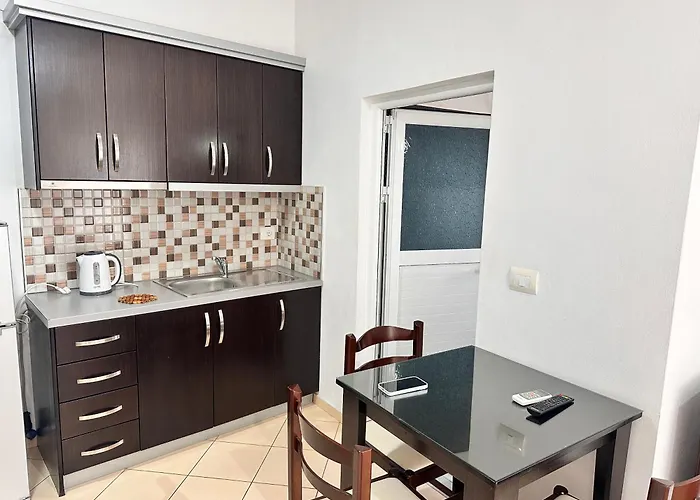 Center Aparthotel Ksamil