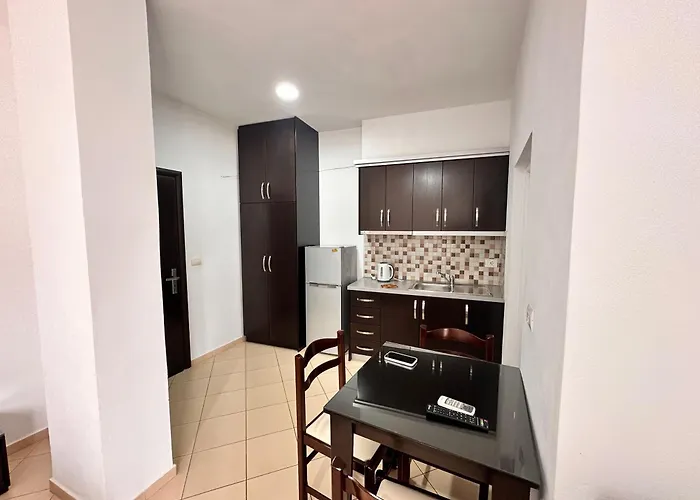 Center Aparthotel 3*