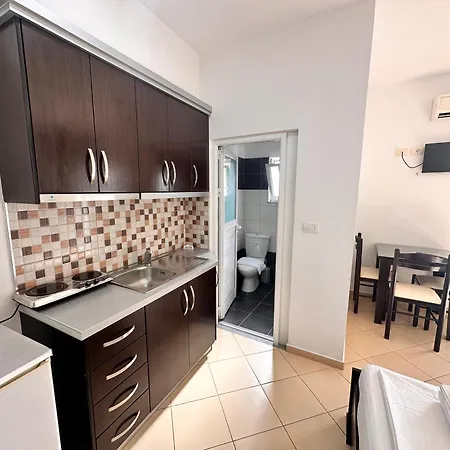 Center Apartmanhotel 3*