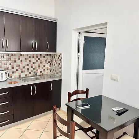 Center Hotel apartamentowy Ksamil