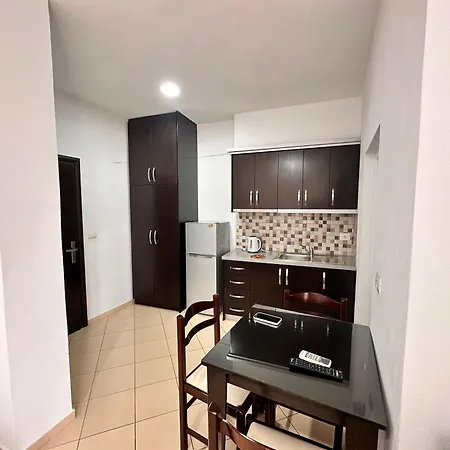 Center Apartmanhotel 3*