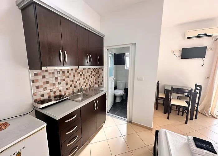 Center 公寓式酒店 3*